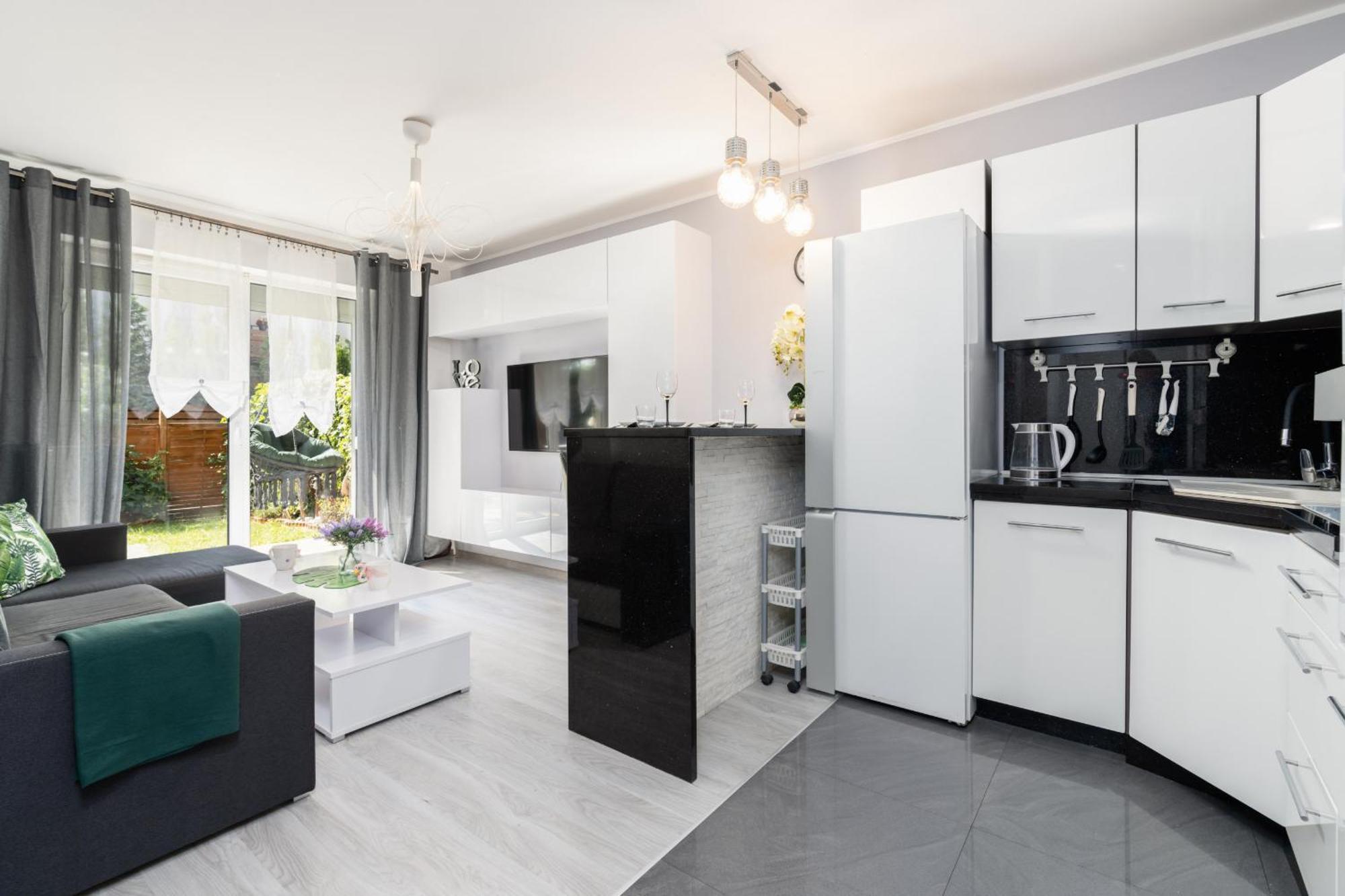 Konduktorska Z Parkingiem I Ogrodkiem - W Spokojnej Dzielnicy By Renters Apartment *