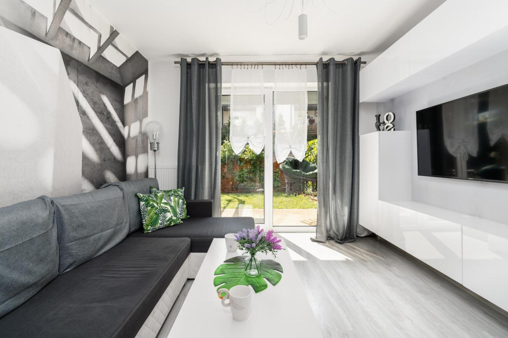 Apartment Konduktorska Z Parkingiem I Ogrodkiem - W Spokojnej Dzielnicy By Renters Breslau