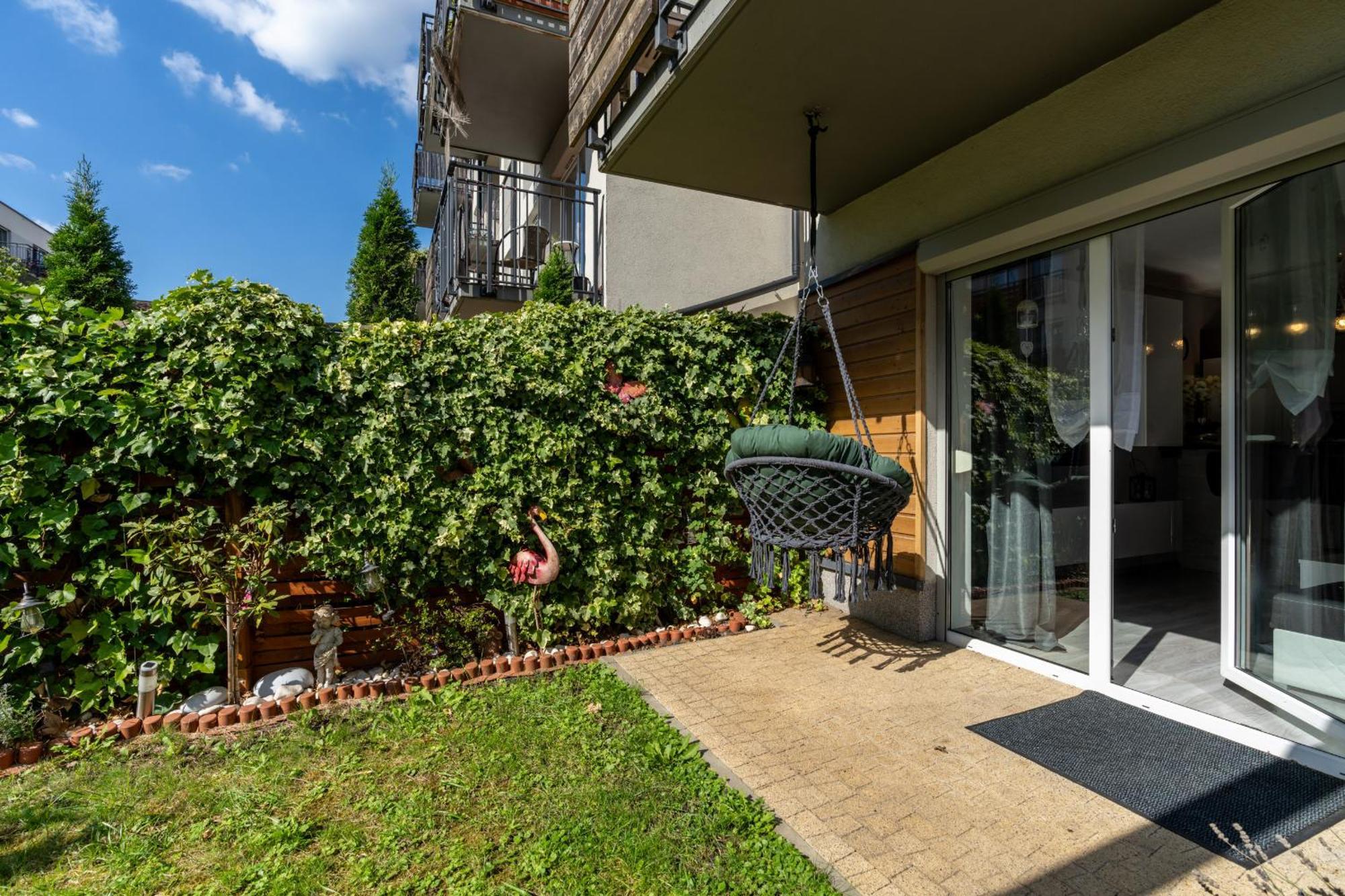 Apartment Konduktorska Z Parkingiem I Ogrodkiem - W Spokojnej Dzielnicy By Renters