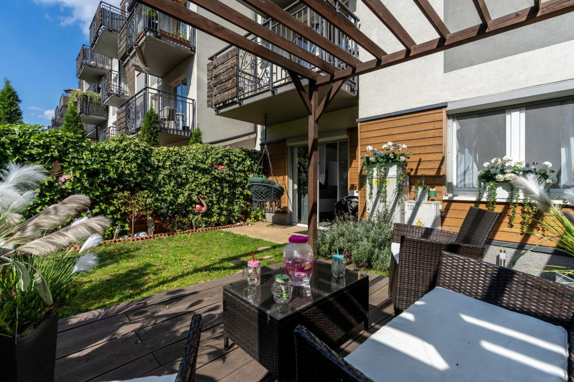 Konduktorska Z Parkingiem I Ogrodkiem - W Spokojnej Dzielnicy By Renters *